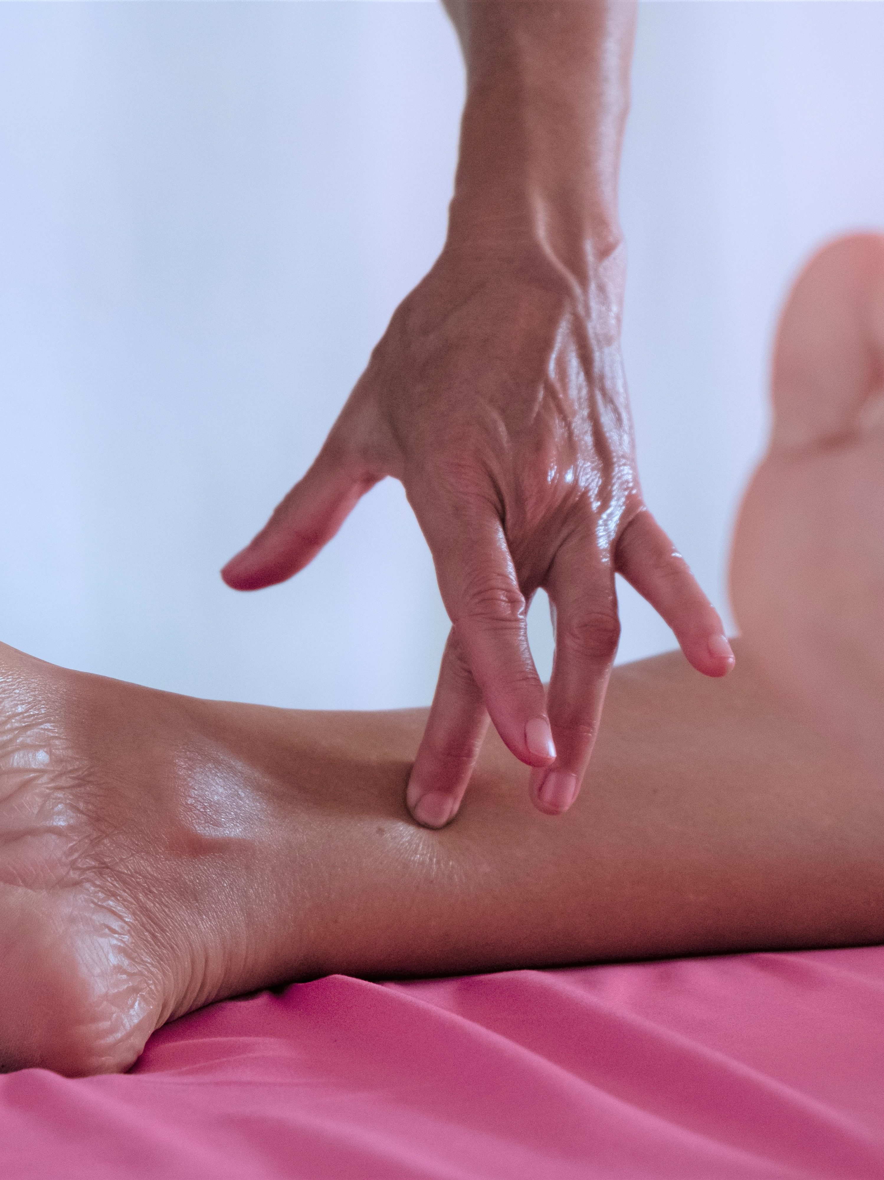 Praticien
Thérapeutique
Musculaires
Énergétiques
Lâcher-prise
Stimule
Circulation sanguine
Tensions musculaires
Ayurvédique
Shiatsu
Corps et l esprit
Étirements
Énergie vitale
Lymphatique
Sanguine
Médecine chinoise
Masser
Méridiens
La circulation sanguine
Toxines
Médecine traditionnelle
Praticiens
Massage bien-être
Blocages
Thérapie
Nuque
Modelage
Acupuncture
Sérénité
Relâchement
Massage ayurvédique
Masseur
Parties du corps
Apaiser
Fluides
Articulations